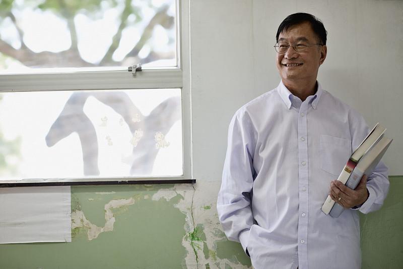 退休后返聘到知名私立学校，我才看清楚家长对待公立学校的老师和私立学校的老师，简直