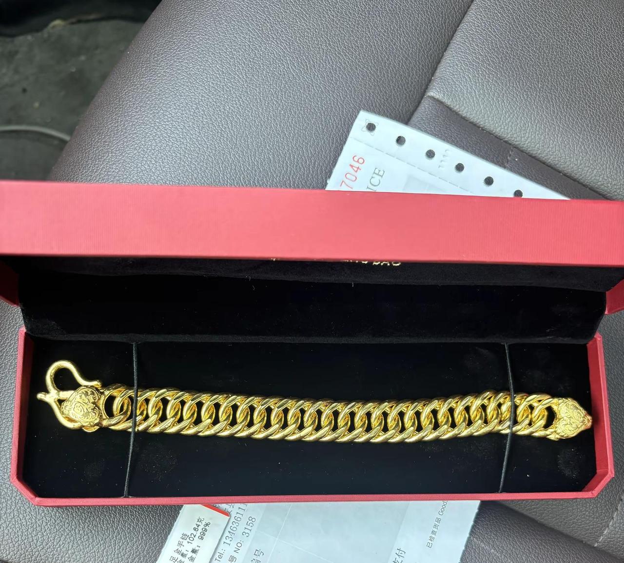 任何人都不希望你风生水起，所以该做的事没必要给任何人讲，人类的悲欢并不相通，低调