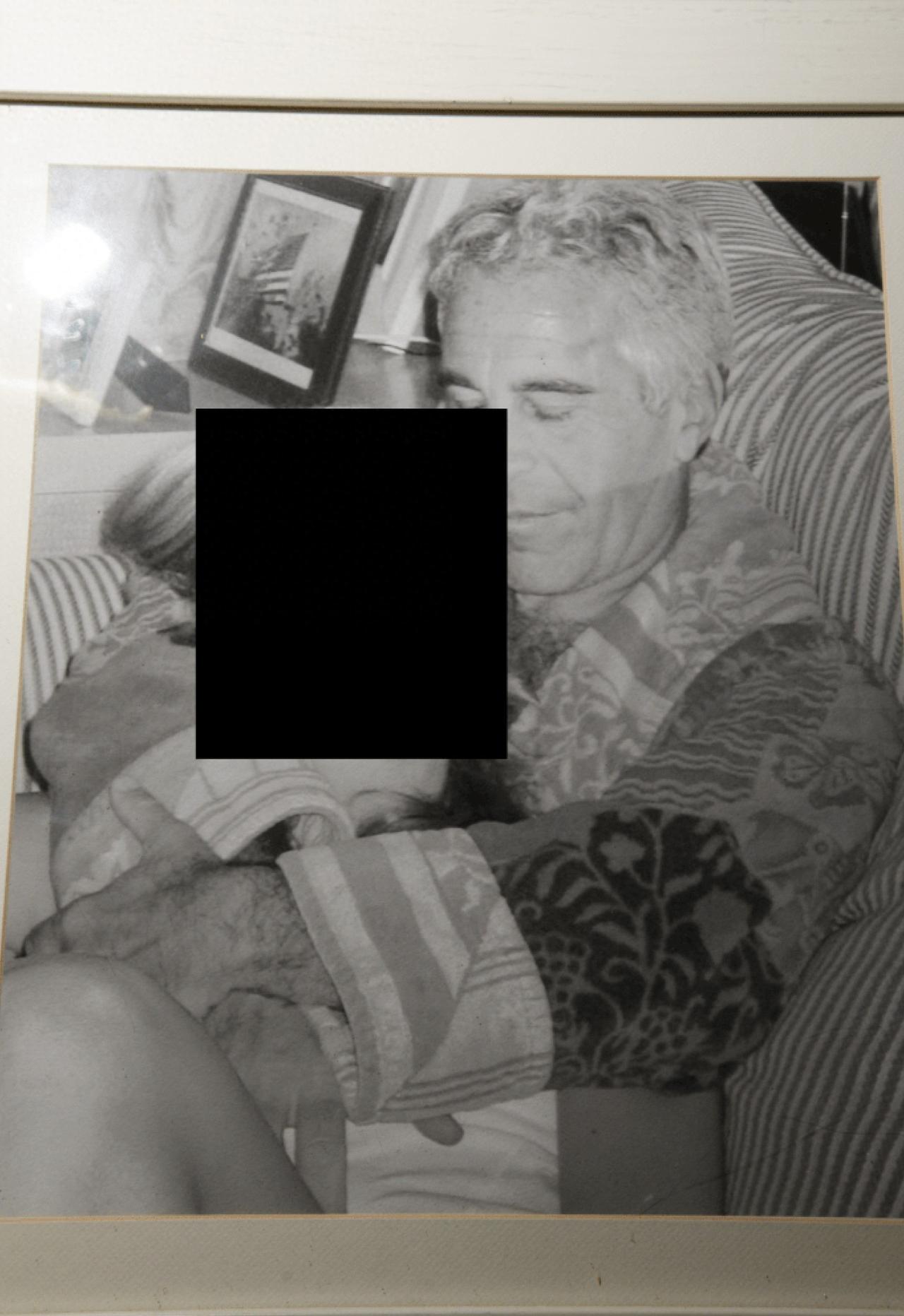 美国司法部公布新证据揭恋童案全貌，20年举报成历史黑幕，受害者何时等来正义？2