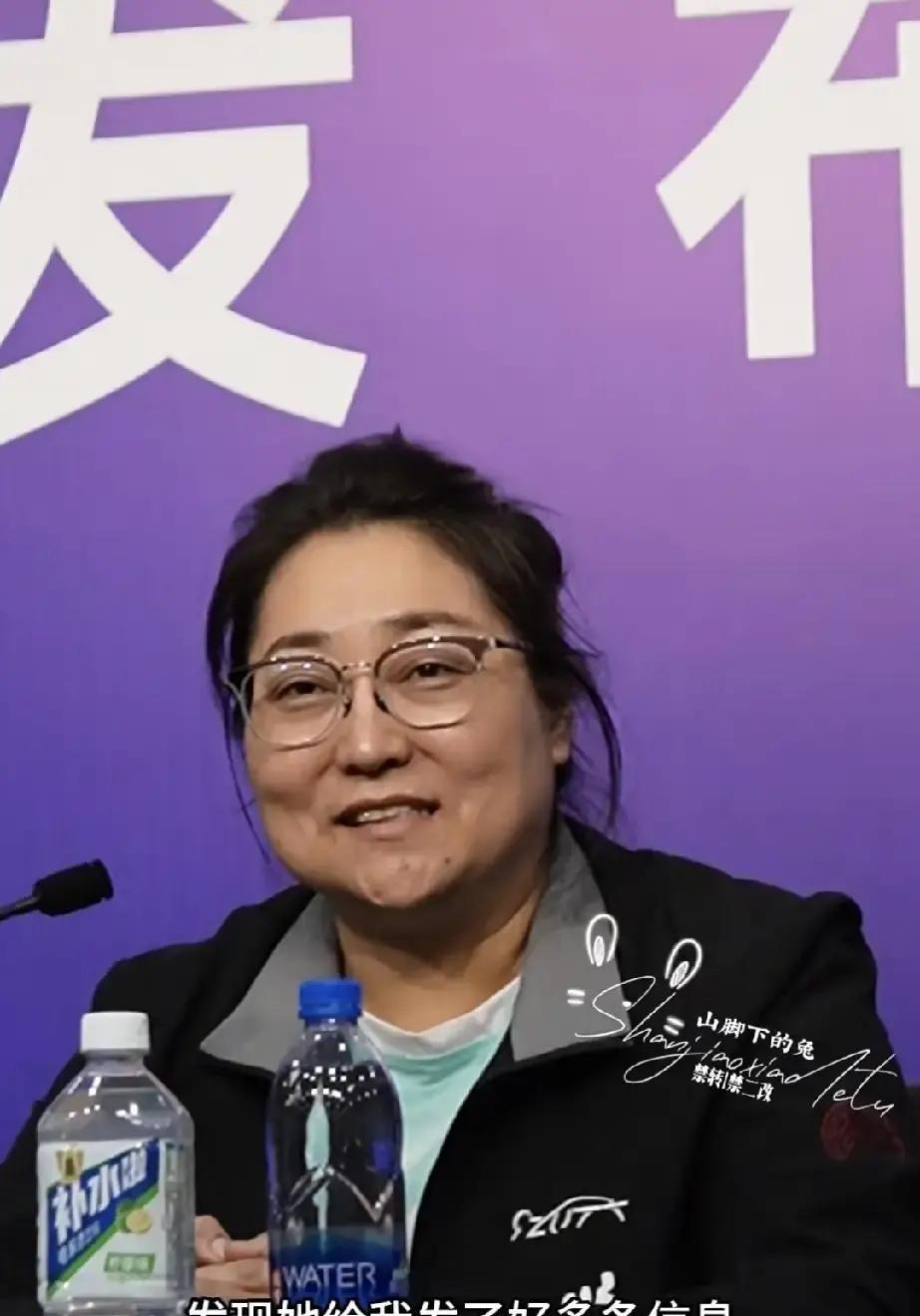 莎莎缺席，深大仍夺亚！昨晚乒超总决赛，深圳大学0:3落后，镜头扫过替补席—