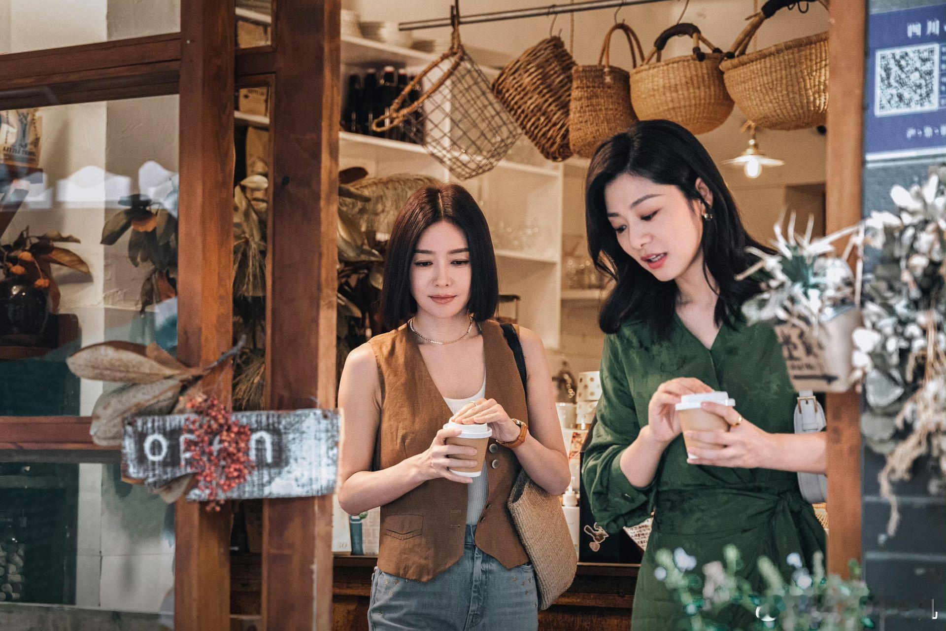 王真儿秦岚二搭的闺蜜变敌蜜王真儿把角色的每一次情绪波动都处理得恰到好处，从眼神