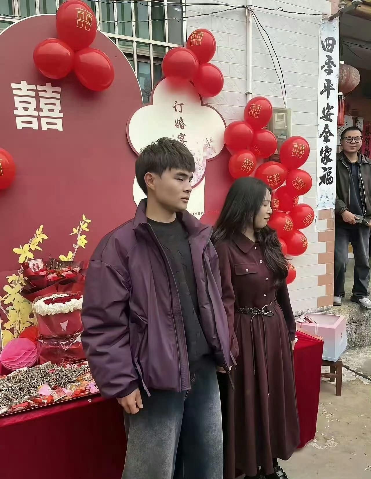 儿子订婚了，看来以后我也是年轻奶奶