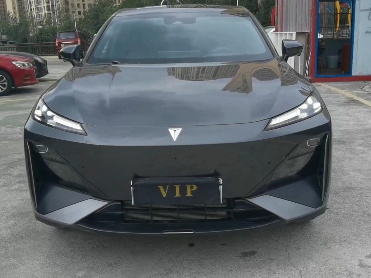 一觉醒来，车市又变天了!所有新能源车企老大们集体惊呆了!近日，长安深蓝汽车携手华