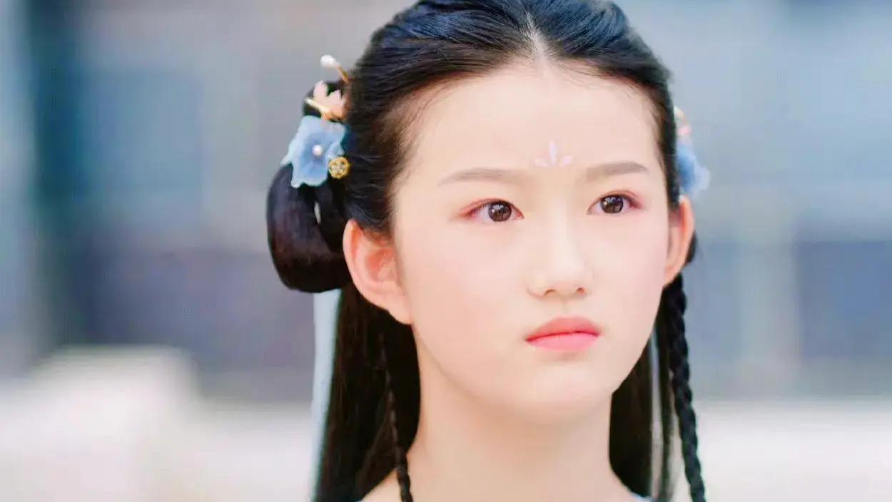 演完《念无双》演《无忧渡》,17岁的她又美又灵,丝毫不输女主