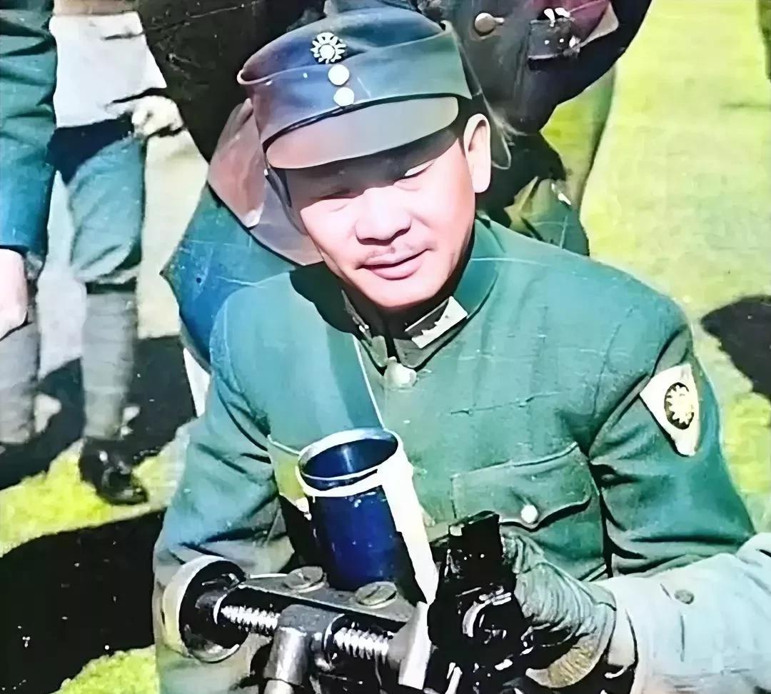 张发奎最痛恨的人是陈铭枢。两人结下无法化解的怨恨是张发奎未发迹的时候，邓铿是师