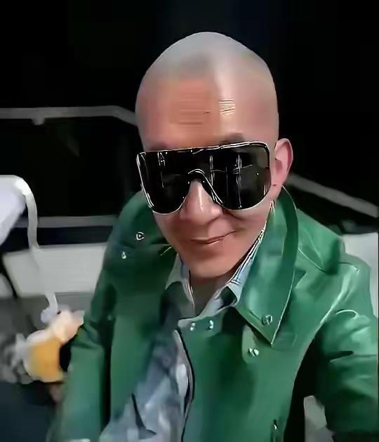 具俊晔现在是全台湾最热门的黄金单身汉了！深受广大湾湾女星欢迎！本人情