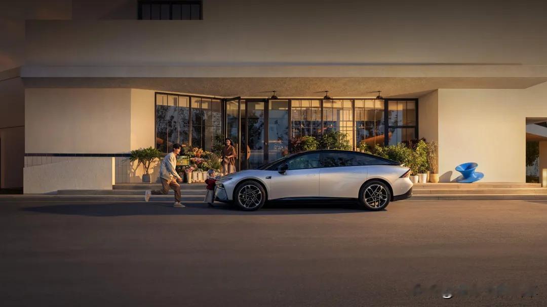 临近年底，车市又掀起了一波降价潮。但魏建军的一番话，却像一盆冷水，浇醒了不少