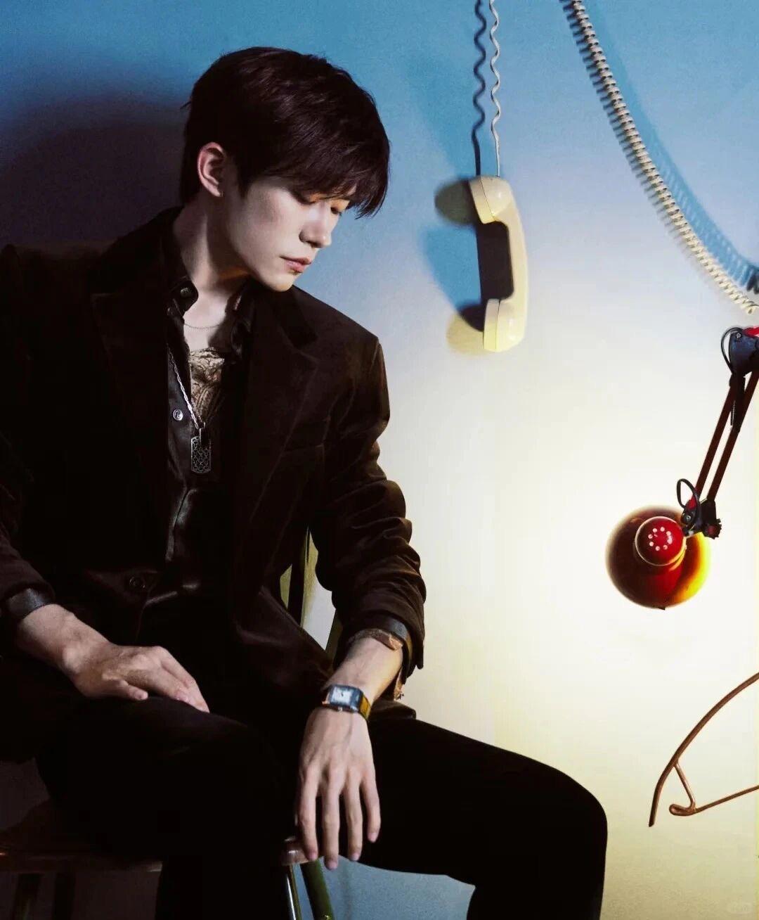 分享千玺壁纸✨。