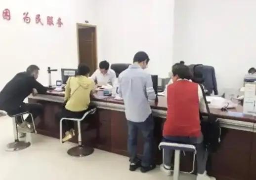 江西男子离家9年想离婚，回家补证傻了眼：自己早被“踹”了江西一男子和妻子吵架