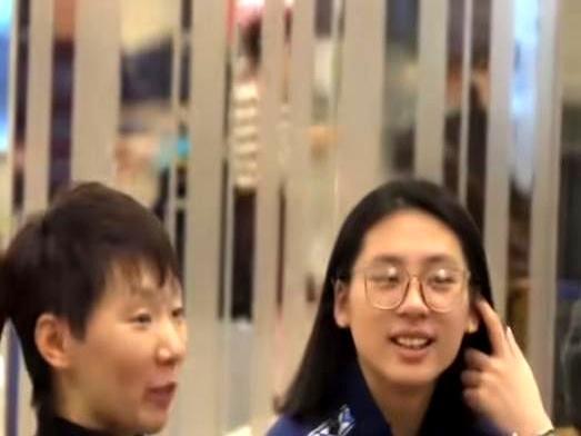 前一天还对练说笑的国乒姐妹，转眼就要提前死磕。2026WTT重庆冠军赛女单