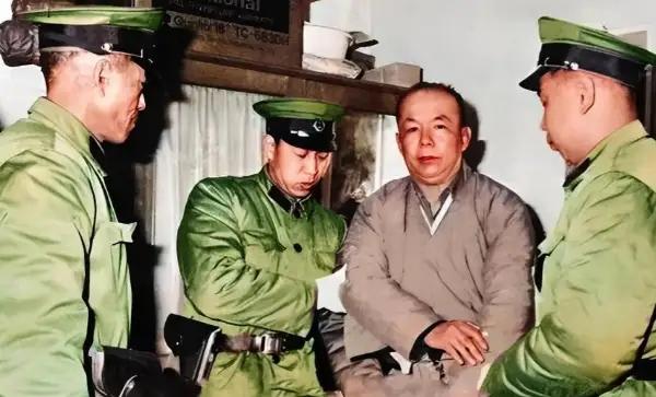 1983年2月1日，北京宣武区大耳胡同39号院，几辆警车开到院门口，公安人员进入