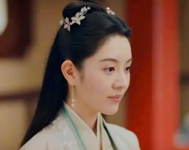 1407年，46岁的徐皇后去世，朱棣悲痛欲绝。1年后，因后位虚悬，朱棣向28岁的