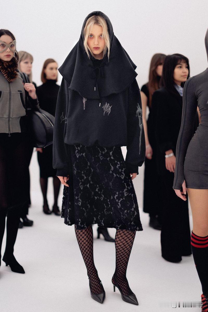 AVAVAVFall2026｜反叛时装，一场关于凝视的先锋实验AVAV