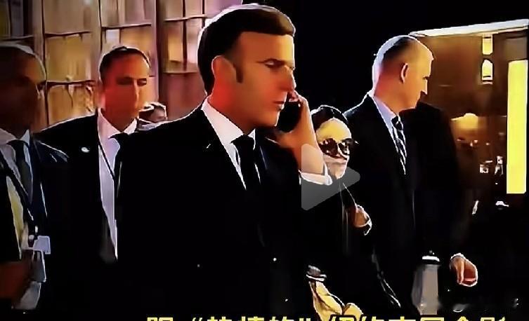 真是万万没想到啊！纽约街头会上演这样让人瞪目结舌的一幕！这纽约街