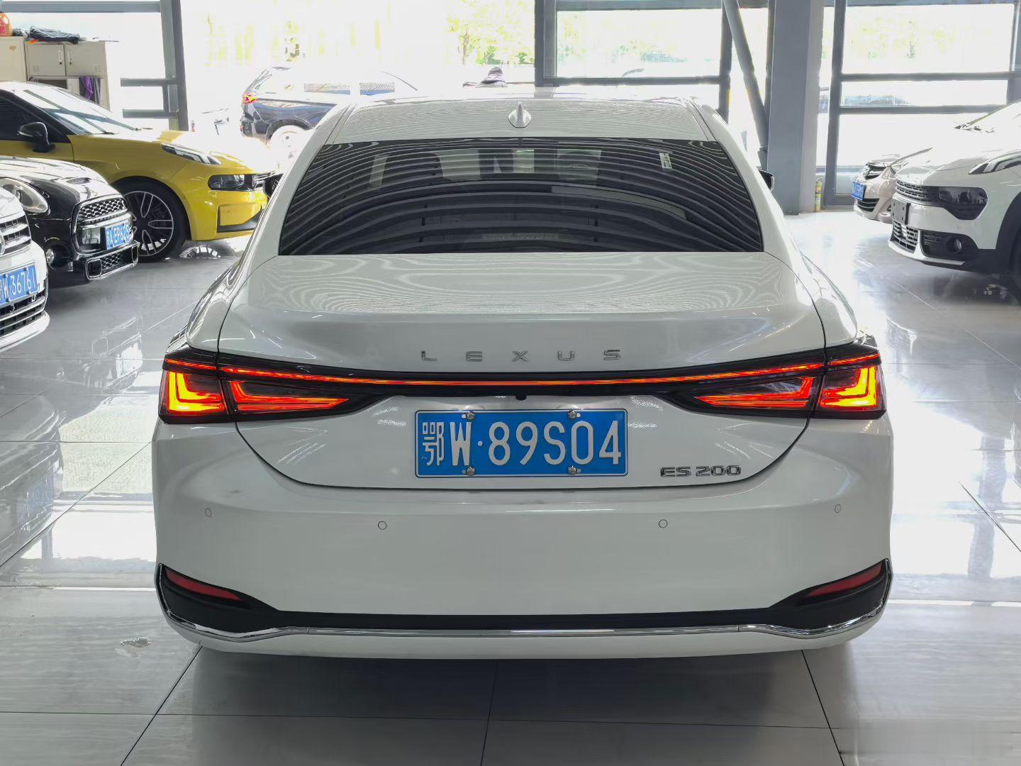 最新到店雷克萨斯ES2002025年上牌1.1万公里原版原漆一口价20.8万