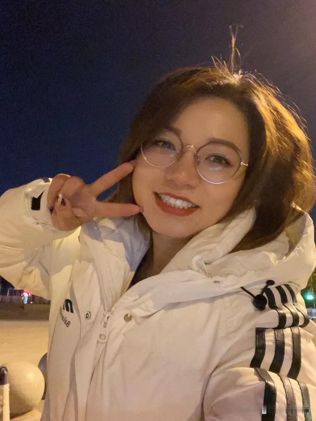 23岁月薪6k还是觉得自己很穷作为一个破二本文科应届生能拿6k确实算幸运，但扣