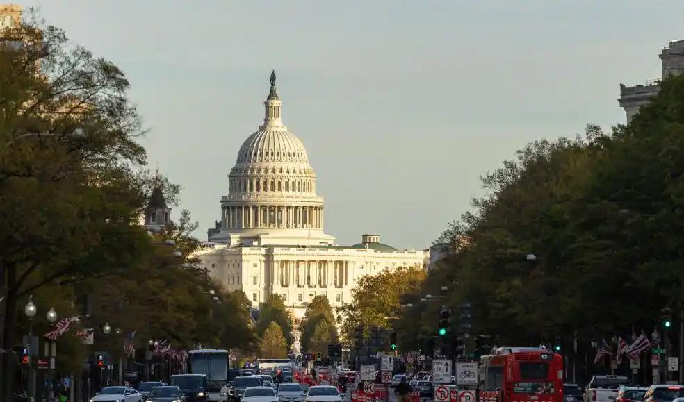 美伊局势再爆猛料，4月27日美国官员意外透底：特朗普已经彻底被惹毛，对着伊朗刚提