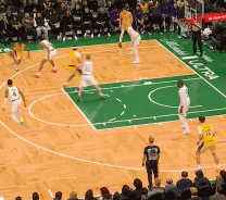 湖人首节17-39被凯尔特人打崩唯一原因，缺少球星！北京时间12月6日，湖人首