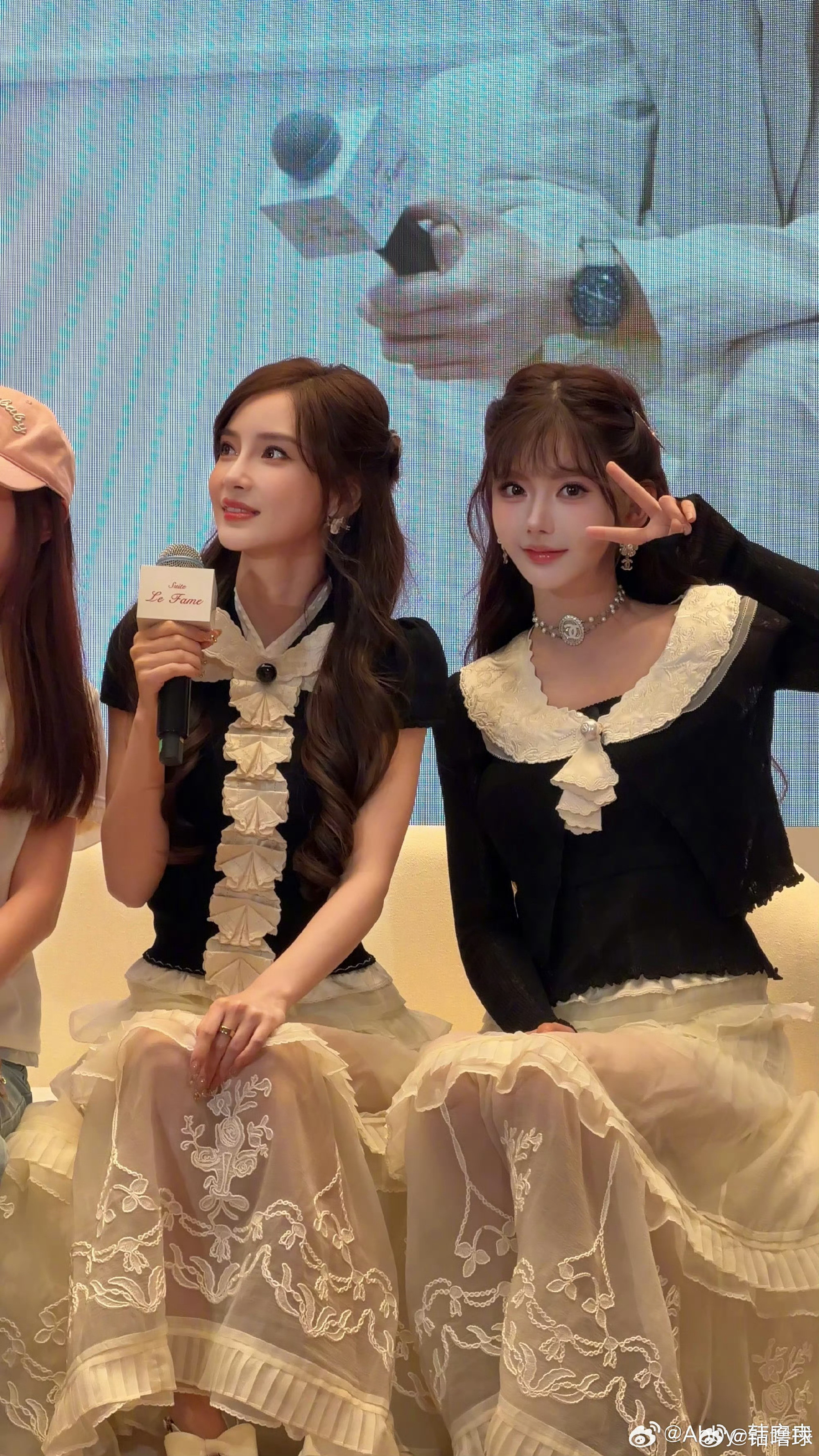 还说baby不是网红脸，这跟韩安冉在一起，不分高下