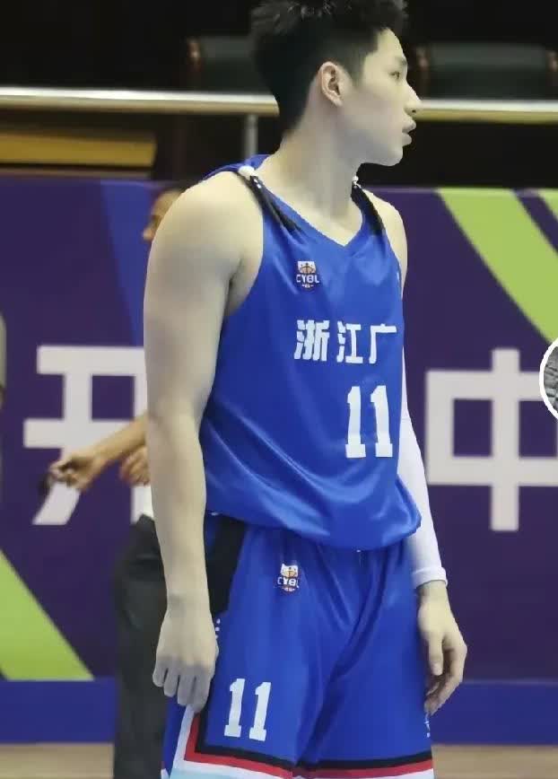 u21山西又战苦主广厦，11分大败对手！广厦全员演员，尤其11号段立谦，一个