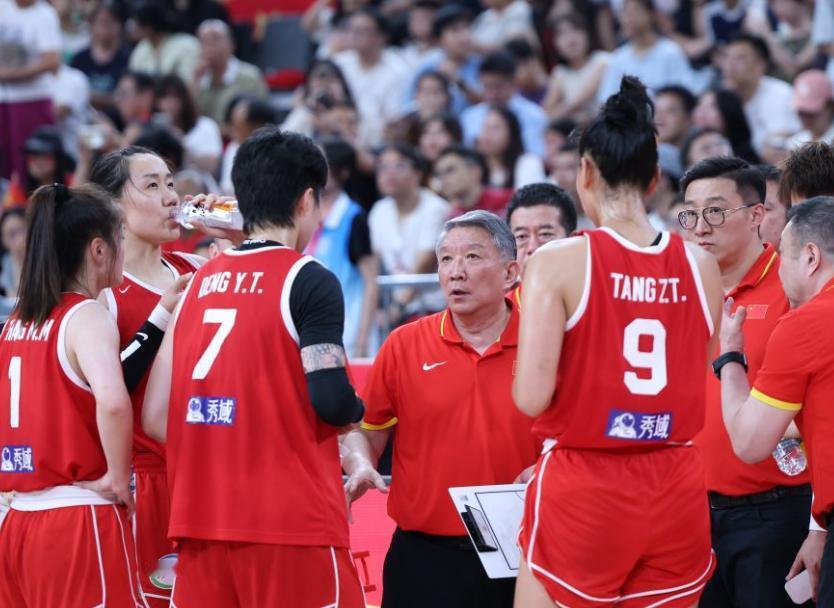随着中国女篮71-72西班牙，宫鲁鸣收到3个坏消息，三分球白练了 中国女篮7
