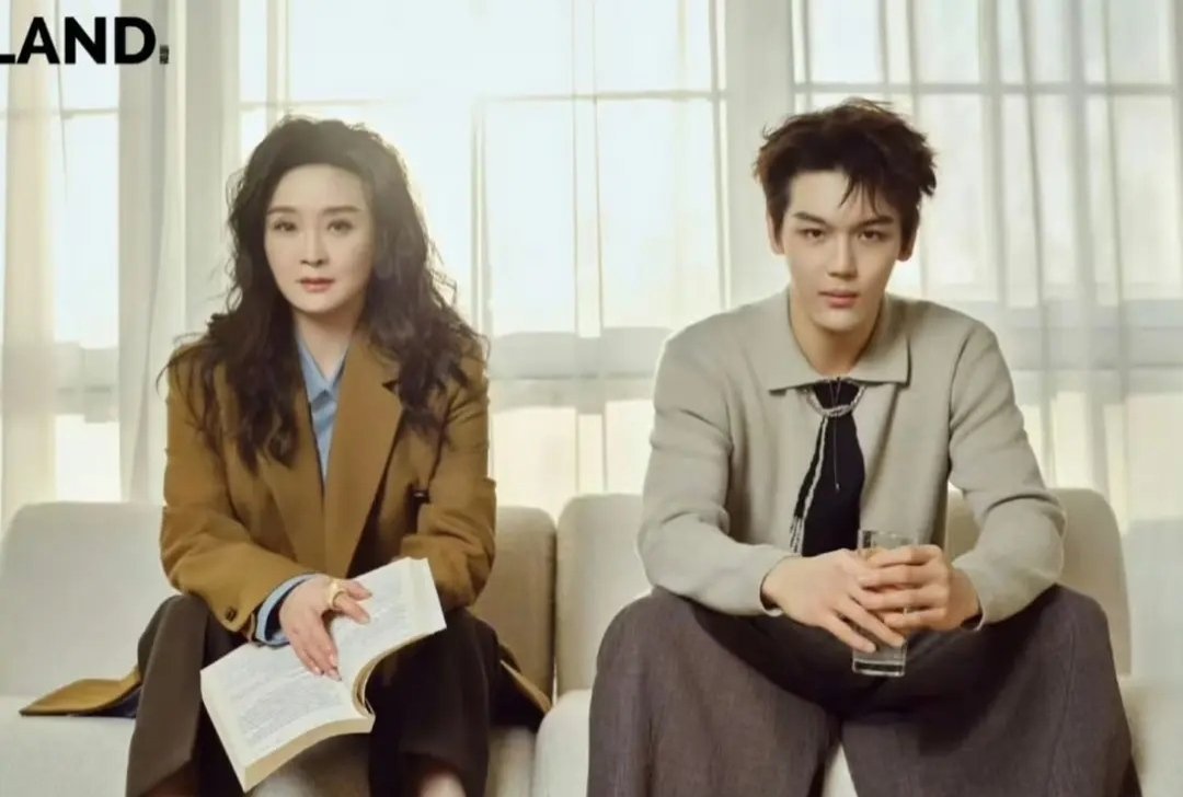 又一星二代来了！王艳儿子要进圈了，这长相能红吗？