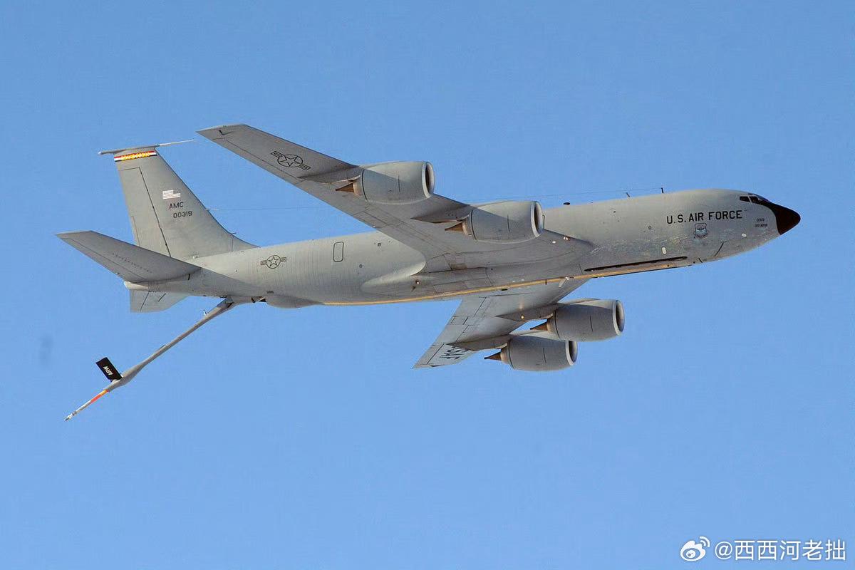 这是美帝前天在伊拉克上空损失的两架KC-135加油机中的一架，也就是那一架挣扎返