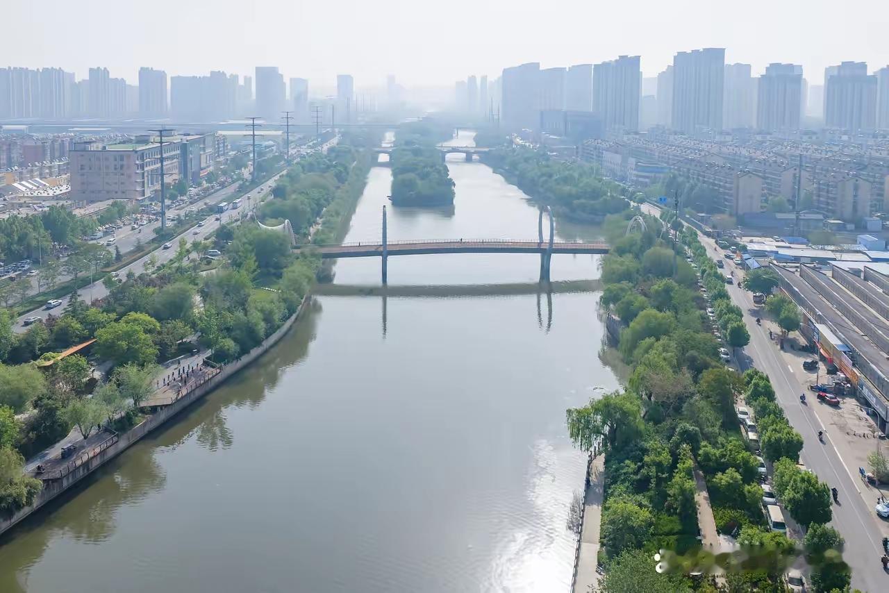 济南小清河可是鲁西北地区重要的河流，全长233公里，发源于济南，最终注入渤海莱州
