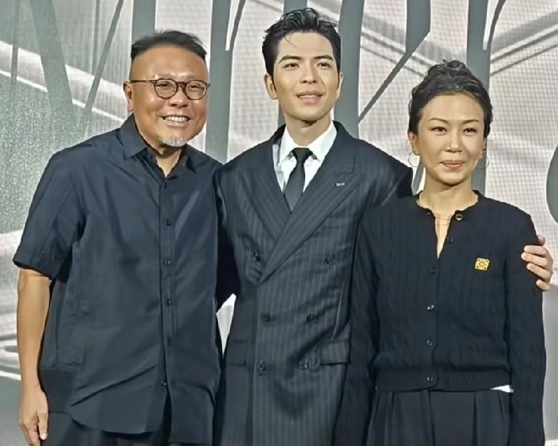 萧敬腾与林有慧同框亮相，一个是70后，一个是80后，然而全然看不出年龄差距，二人