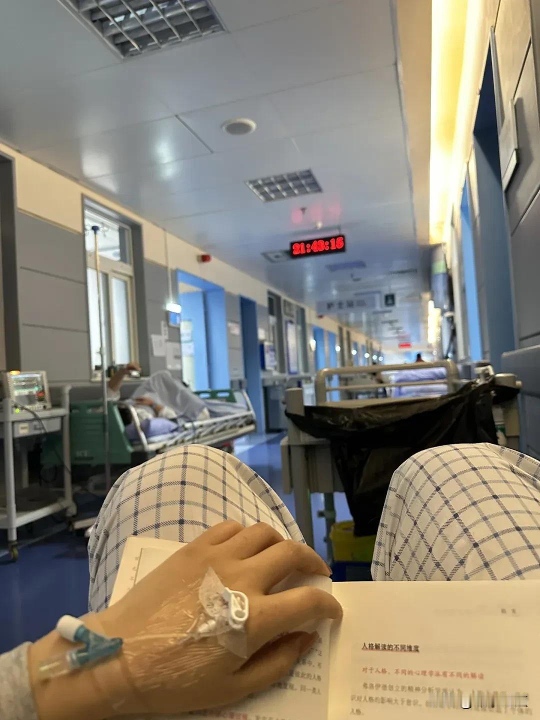 我觉得这个女人做的还不够狠，应该再进一步，和这个男人彻底撇清关系。一