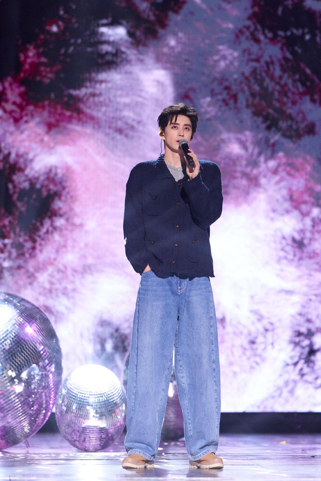 敖瑞鹏尖叫之夜舞台彩排照敖瑞鹏尖叫之夜舞台彩排照来啦！期待见面啊