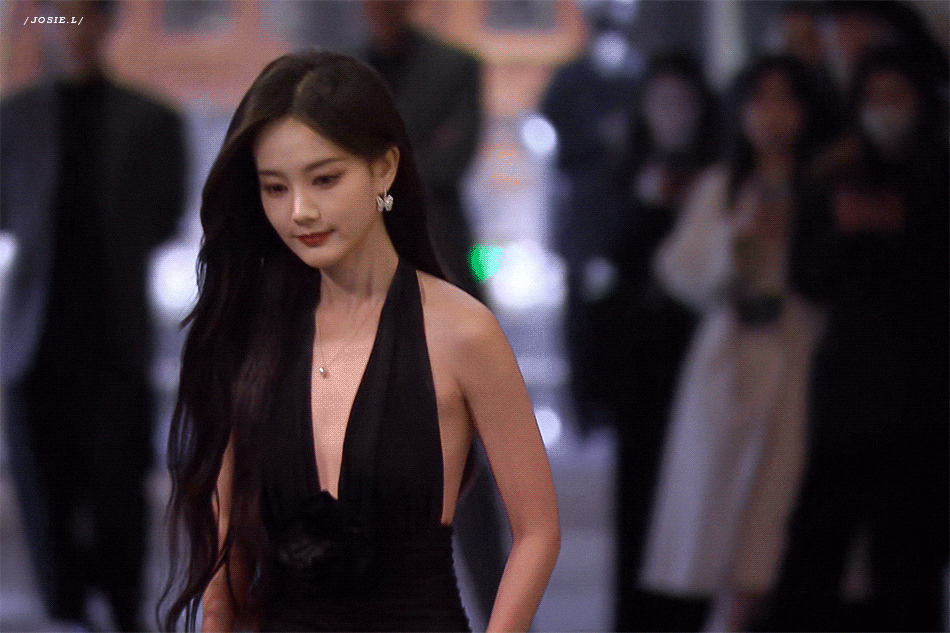 李一桐的眼睛怎么长得笑起来真是月牙弯弯好美啊​​​美女明星照分享