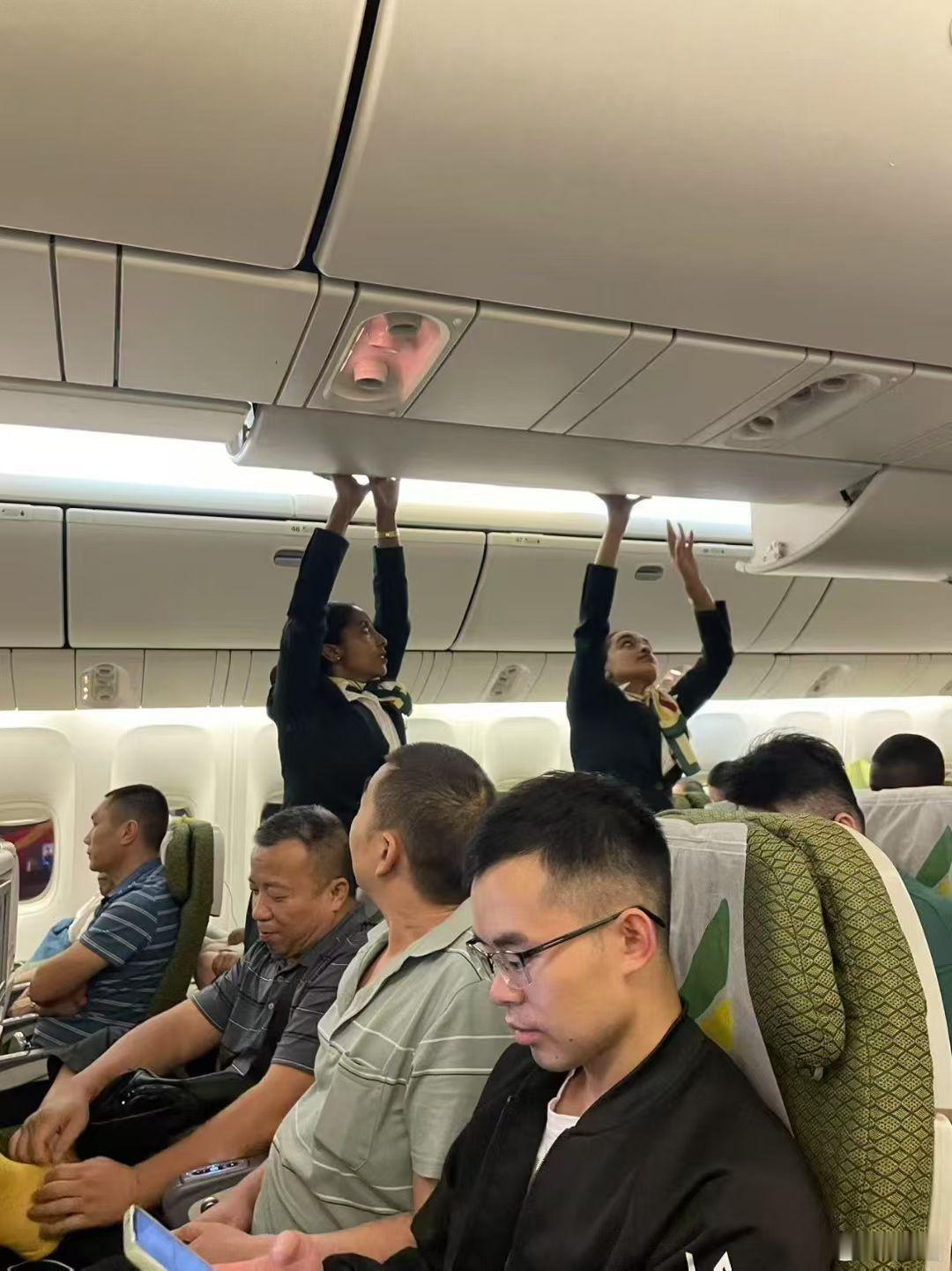 空姐都这么漂亮​​​