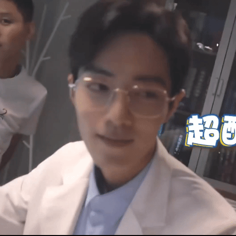 小城良方开机肖战继顾魏医生之后，又饰演刘铮亮医生，期待这位外科手术专家🤩[哇
