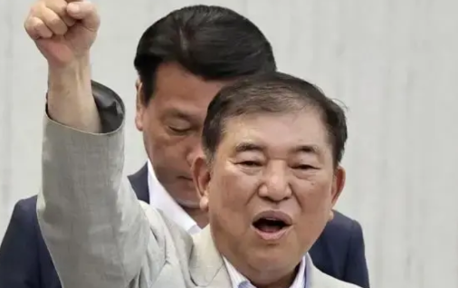 日本再次公开反华，石破茂打响第三枪，给中国戴了顶脏帽子。日本首相石破茂又作妖