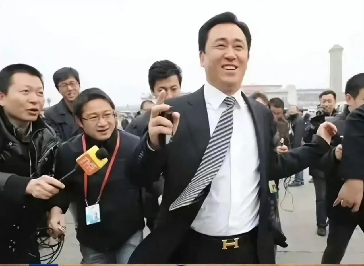 我问学法律的妹妹，许家印被判了，老百姓的房贷是不是不用还了，她白了我一眼说你想