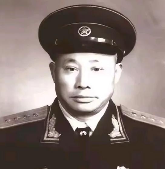 新中国成立那年，授衔名单公布下来，很多老战士都被授予了将军军衔。但有一个人，却在