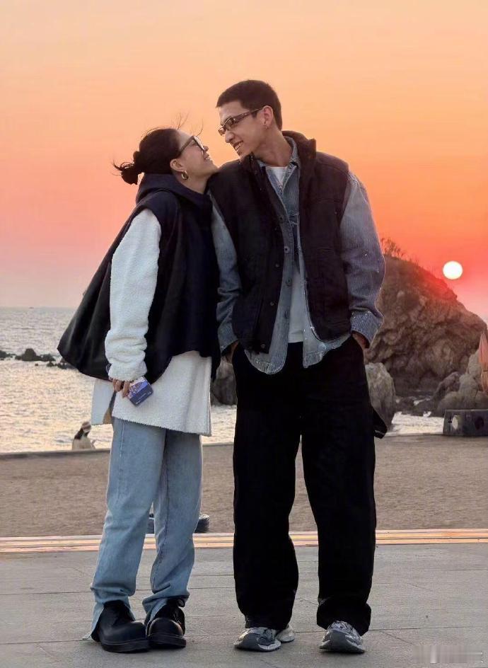 疑似李嘉格新男友李嘉格新恋情疑似李嘉格新恋情曝光，有人分享了李嘉格的朋友圈