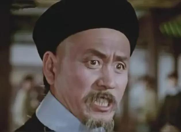 他是我国电影界的三朝元老，著名的电影表演艺术家。22岁时他考入“满洲映画株式会社