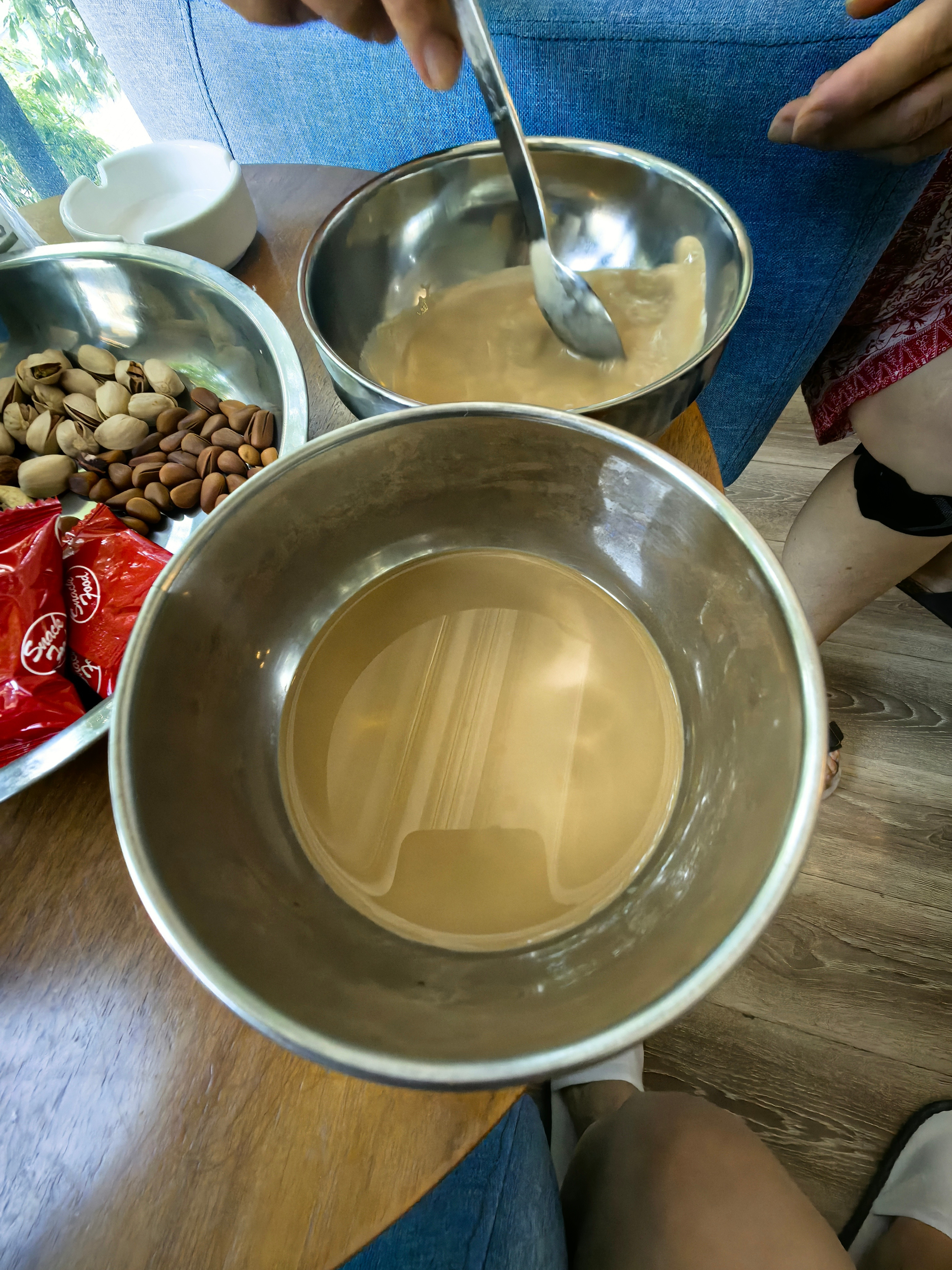 两餐制必吃下午茶，坚果是在盒马网购的，速溶咖啡是环球旅行时从不同酒店收来的，还有