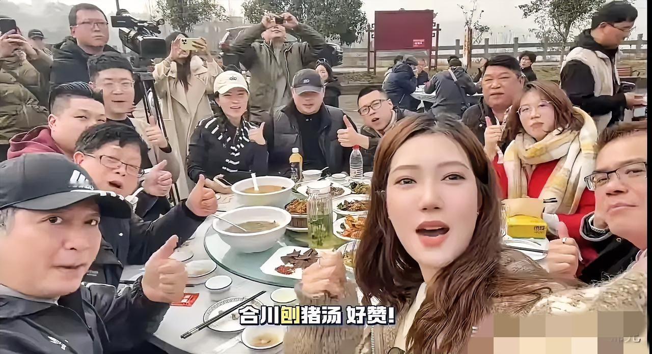 呆呆真应证了一句话，叫做“呆人有呆福”。此前因刨猪汤活动走红的她，近日迎来了一场