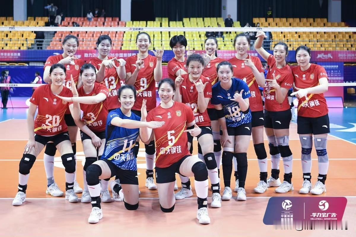 江苏女排对阵天津女排的胜负手是唐欣。其实本赛季的江苏女排在整体战术体系上还不成熟