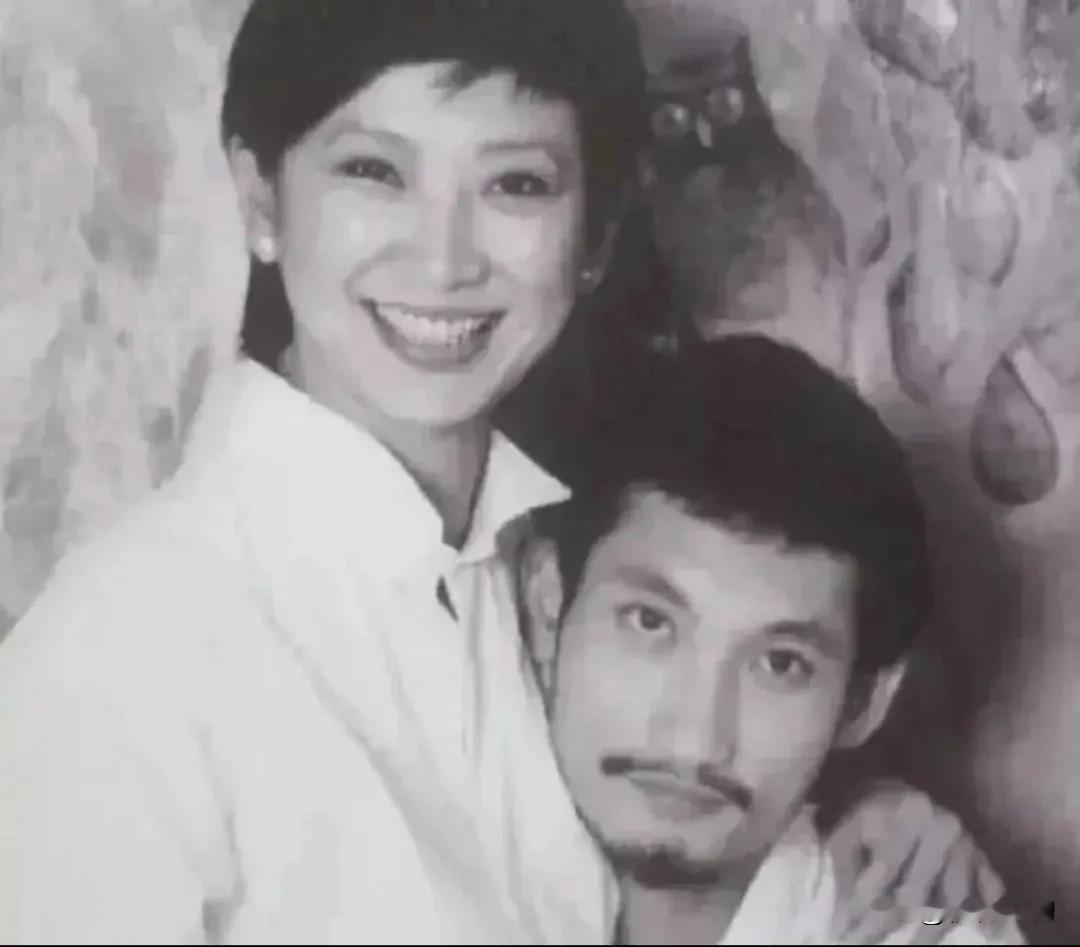 港圈最绝的三个女人短发！施南生排第一，向太、胡因梦都比不上。港圈有三个女人的短