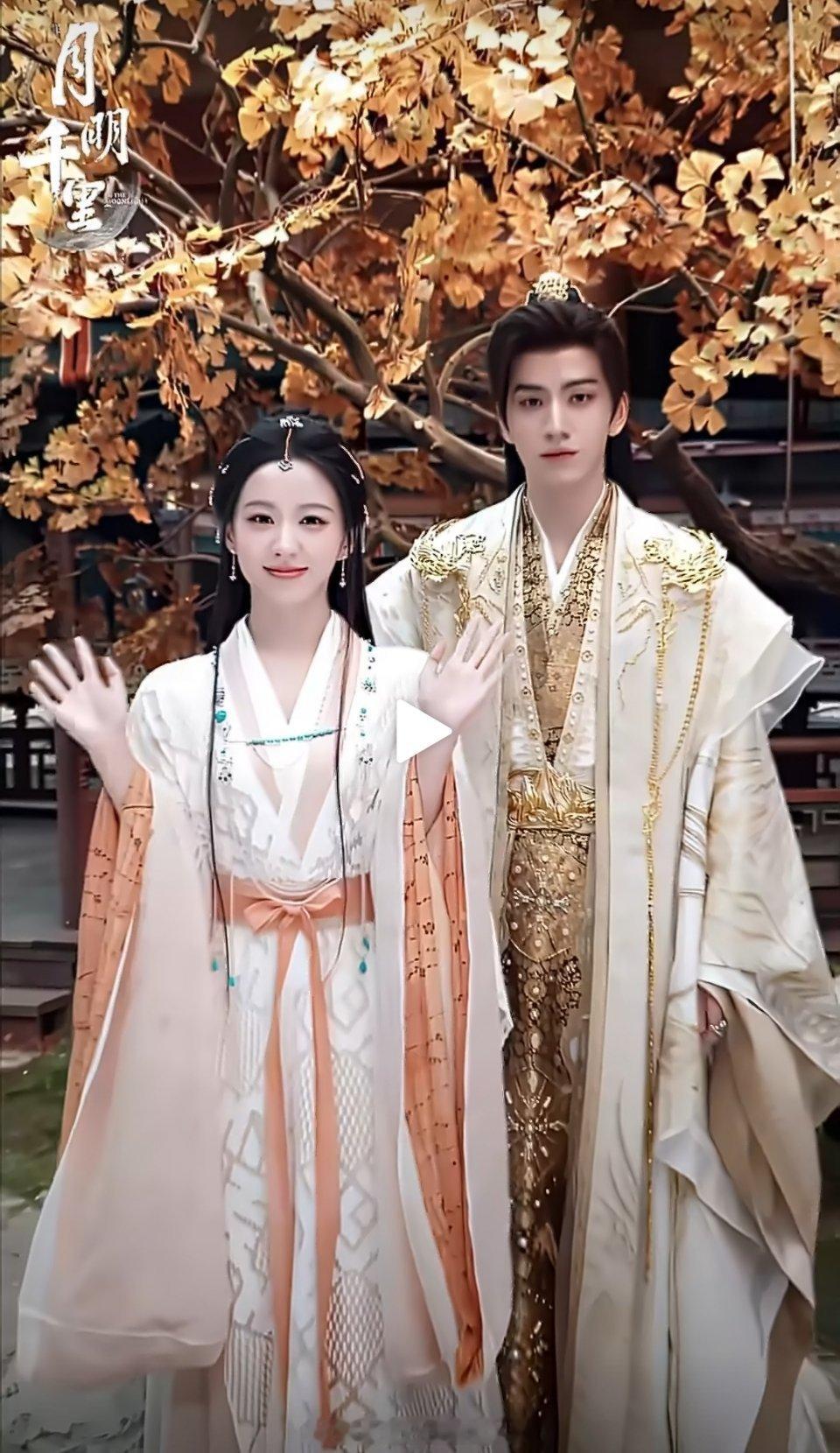 包上恩，王弘毅《月明千里》腾讯是不看好吧，所以分销爱奇艺了王弘毅本来也回去演男二