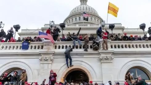 美国为何不担心自己国家发生革命？因为说白了，美国政府是真杀人，华尔街闹事的带头人