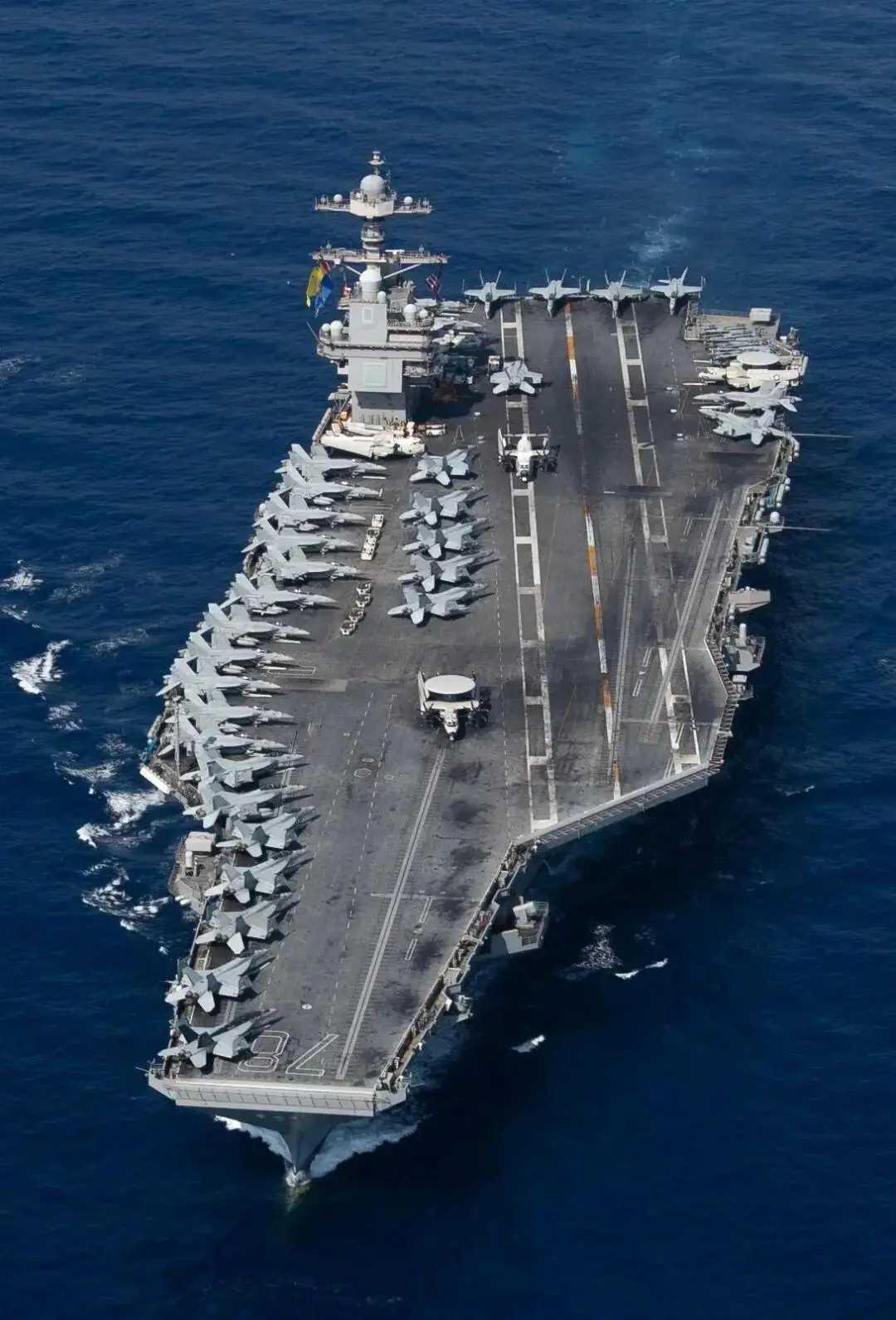 欧美分裂！法国核动力航母率20国联军亮剑北大西洋，敏感区域暗战升级，马克龙并与当