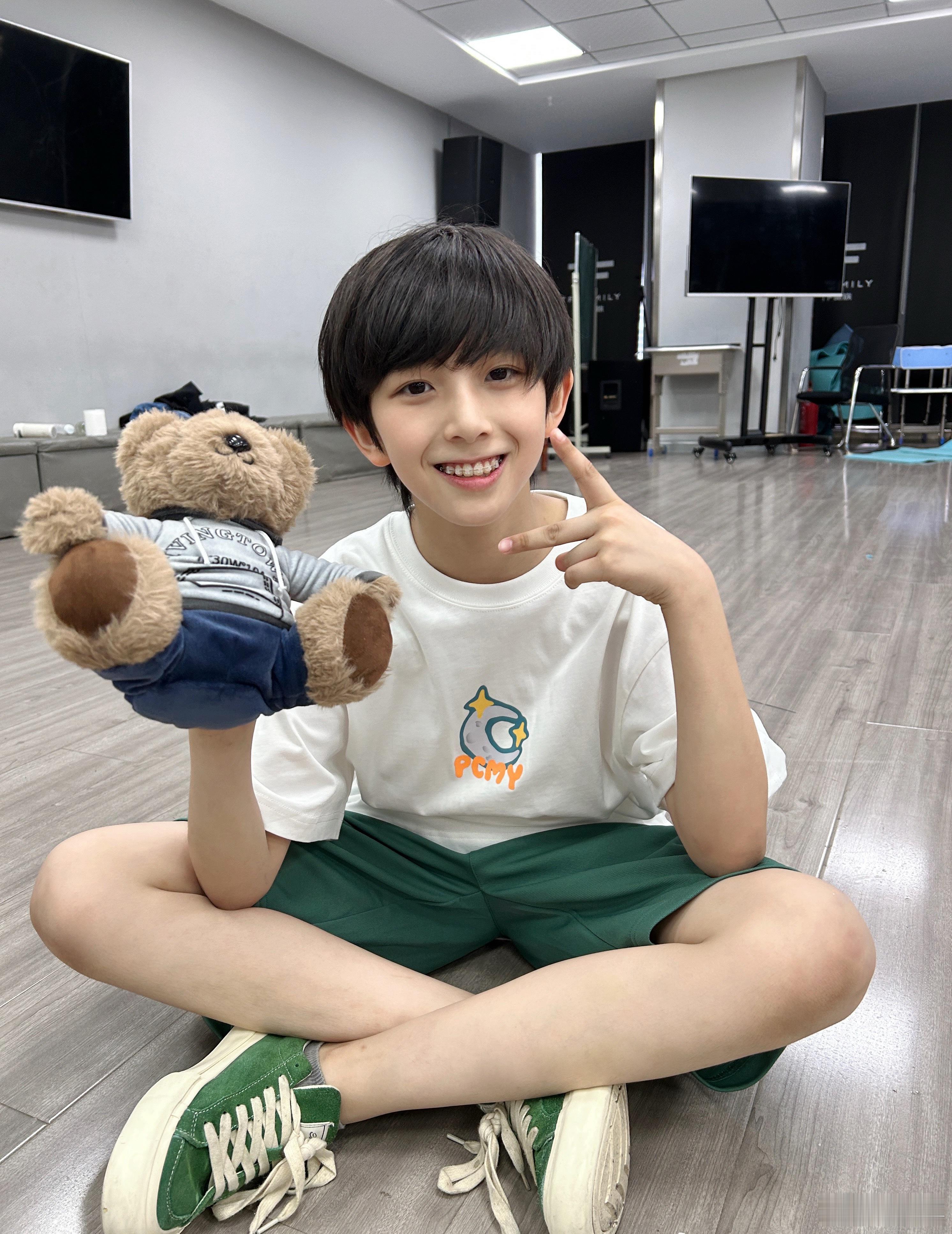 #追时代峰峻让我想生孩子了##时代峰峻提高生育率#以前我是一个讨厌所有小孩的丁克，但时代峰峻让我对从