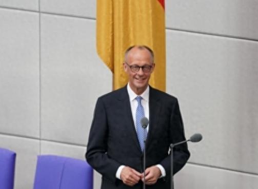 ·德国这次踢上铁板了！俄罗斯表示，针对西方解除对援乌武器射程的限制，俄罗斯也有可