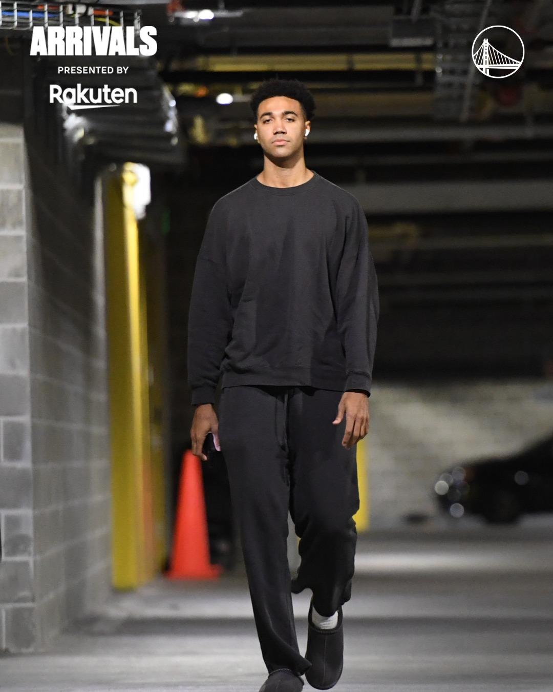 勇士官方: 乐天市场呈现勇士国度