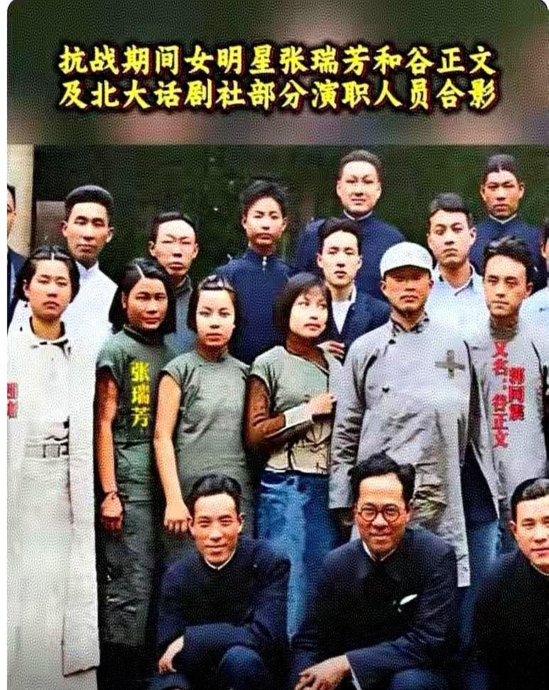 一张老照片里,影后和特务头子并肩站着,像两条平行线突然交叉。王铎说,他第一眼